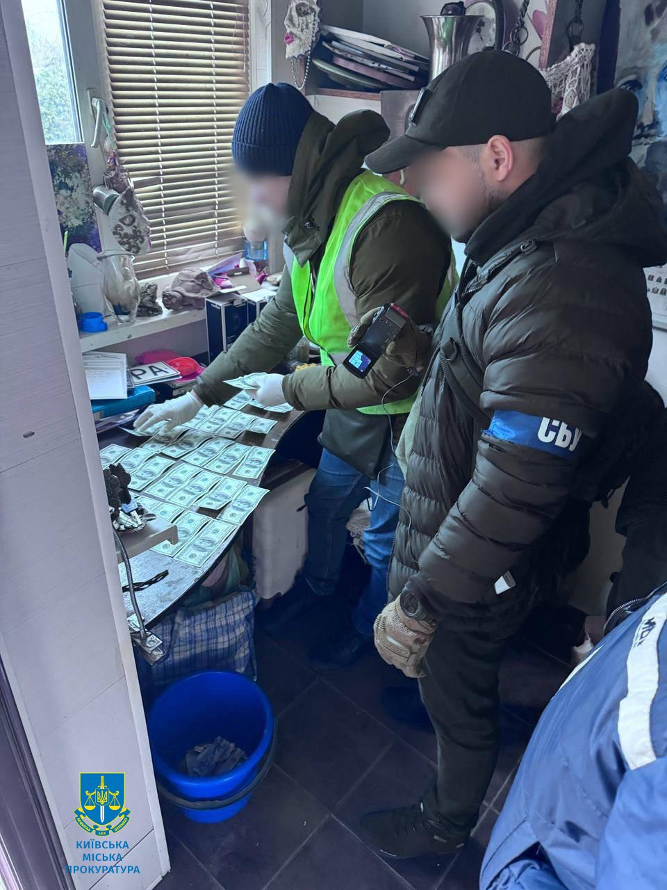 жулянський родинний цвинтар київ